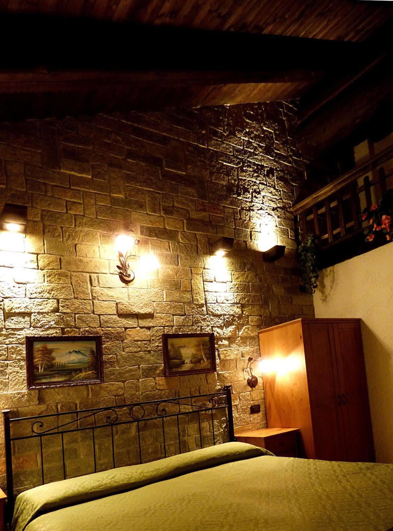 Chalet Sul Lago Hotel In Montagna Moncenisio Exterior foto
